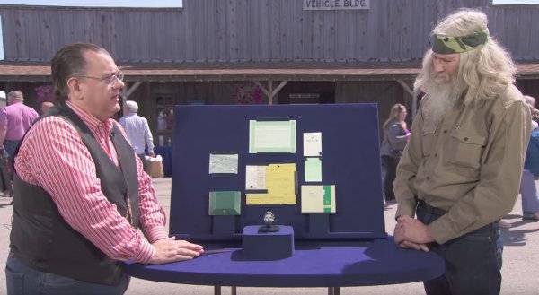 Saati için 400 bin dolar denilince kendini yere attı