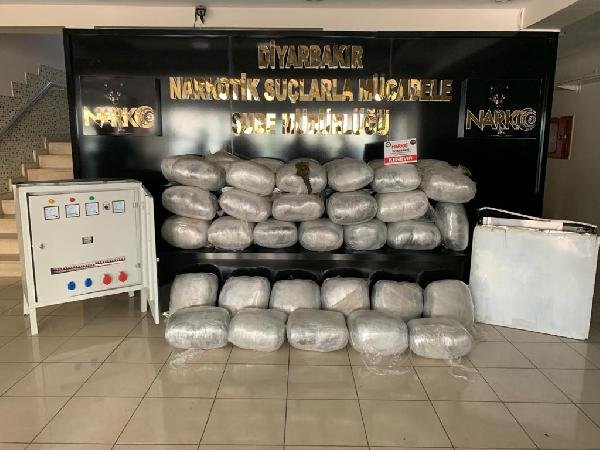d Diyarbakır'da 116 operasyonda 933 kilogram esrar ele geçirildi