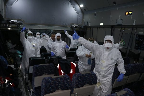 a Koca: 6 kişi dönmekten vazgeçti, 42 yolcu uçağa alındı