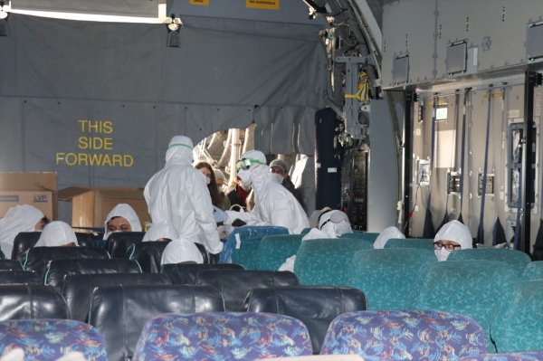 İngilizlerin koronavirüs önlemi tepki çekti