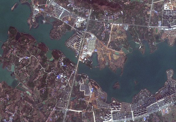 r Çin'de 10 günde inşa edilen hastane açıldı