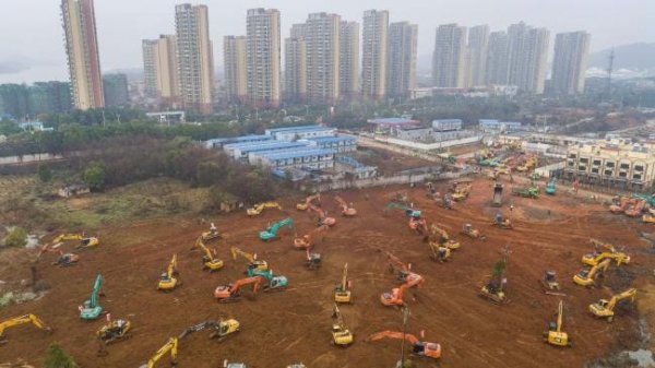 Çin'de 10 günde inşa edilen hastane açıldı