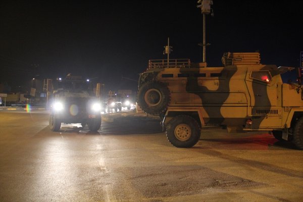 a Sınıra tank ve komando sevkiyatı