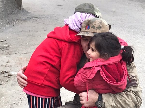 a Jandarmadan engelli depremzedeye sürpriz