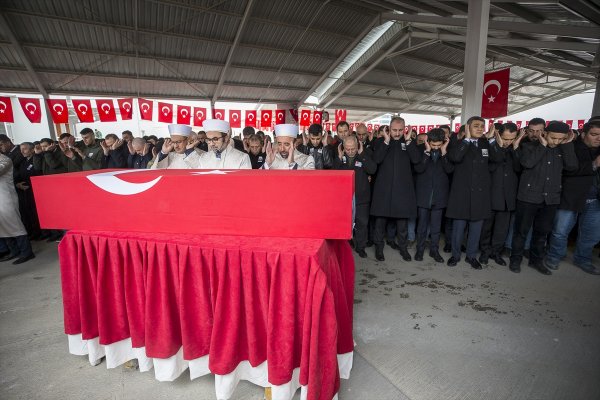 İdlib şehitleri uğurlanıyor