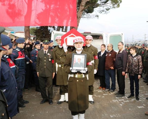 İdlib şehitleri uğurlanıyor