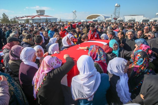 Şehitler memleketlerine uğurlandı