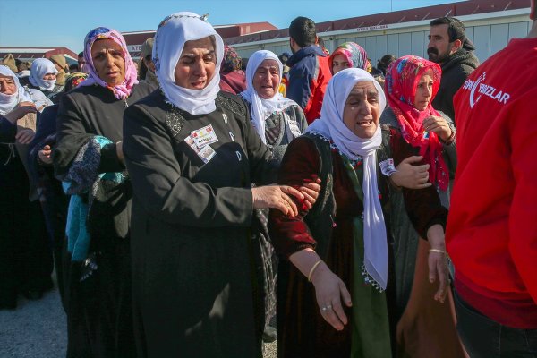 Şehitler memleketlerine uğurlandı