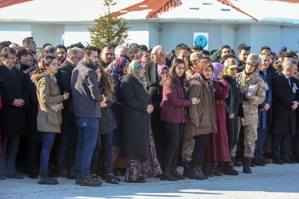 Şehitler memleketlerine uğurlandı