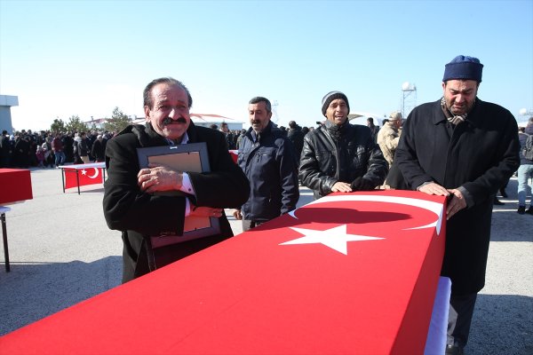 Şehitler memleketlerine uğurlandı