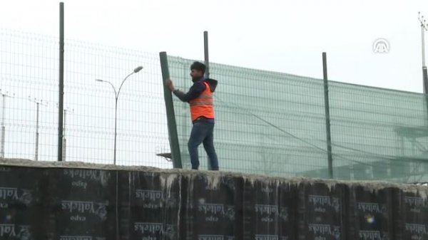 Pistten çıkan uçağın enkazı parçalanarak kaldırılacak