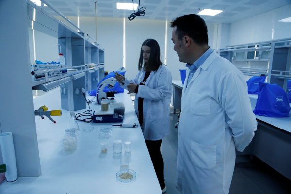 a Türk bilim insanları gıda sektörü için yerli enzim üretti