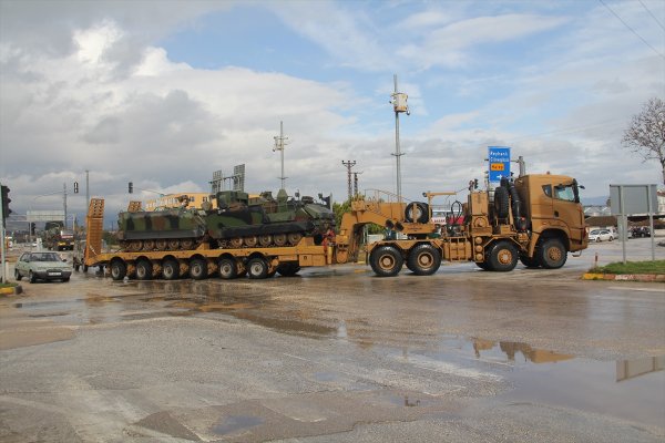 Suriye sınırına askeri sevkiyat bugün de devam etti