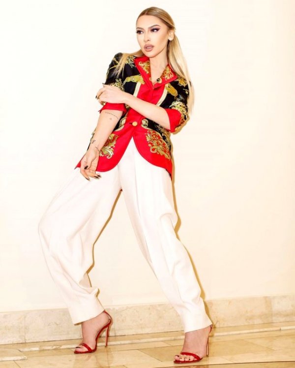 Hadise'den yeni pozlar