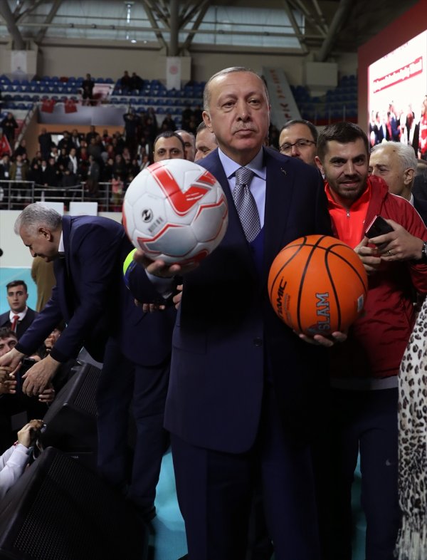 Erdoğan ile Shane Larkin arasında neşeli sohbet