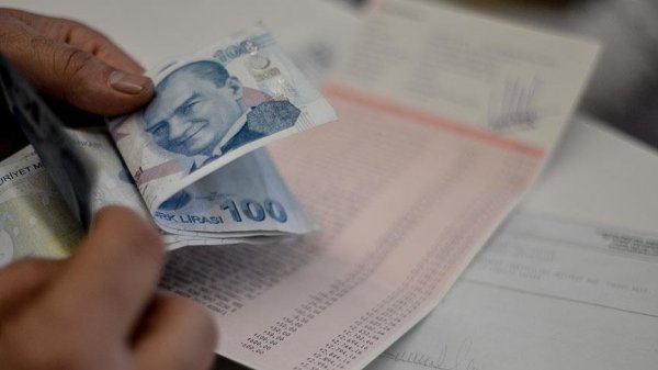a Banka müşterilerinden alınan ücret ve komisyonlar düşürüldü