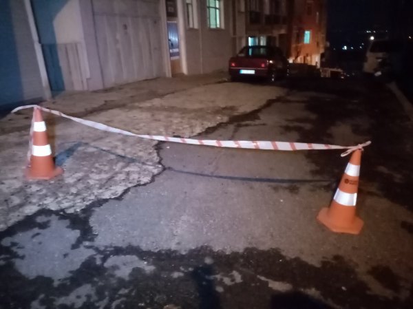 i Tekirdağ'da bir araç inşaat çukuruna uçtu