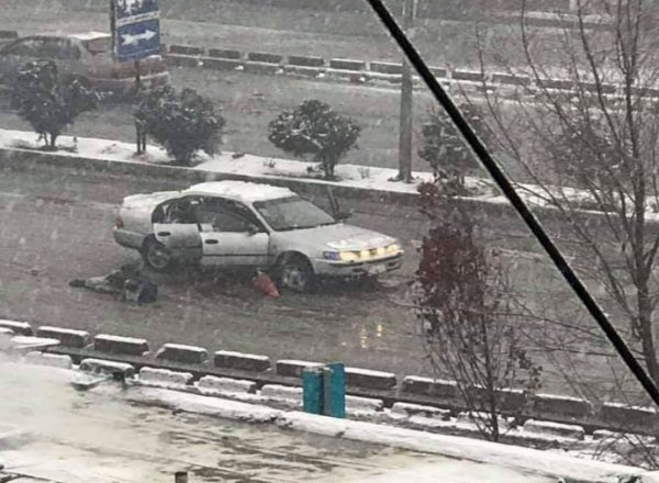 i Afganistan'da canlı bombalı saldırı