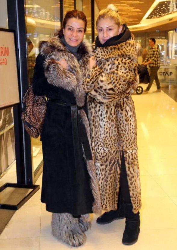 Muazzez Ersoy, kürküyle poz verdi