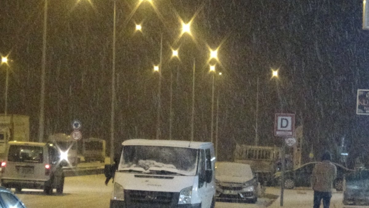 Diyarbakır’a 4 yıl sonra kar yağdı