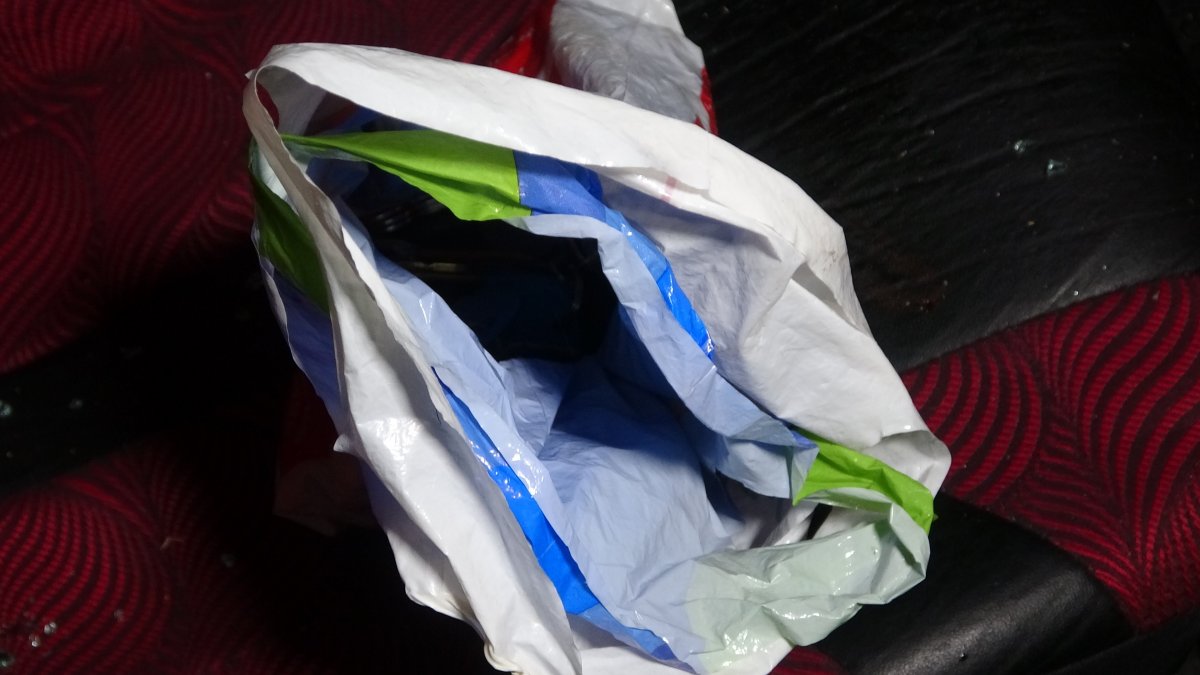 i Adana'da hırsızlar ev duvarına çarptı