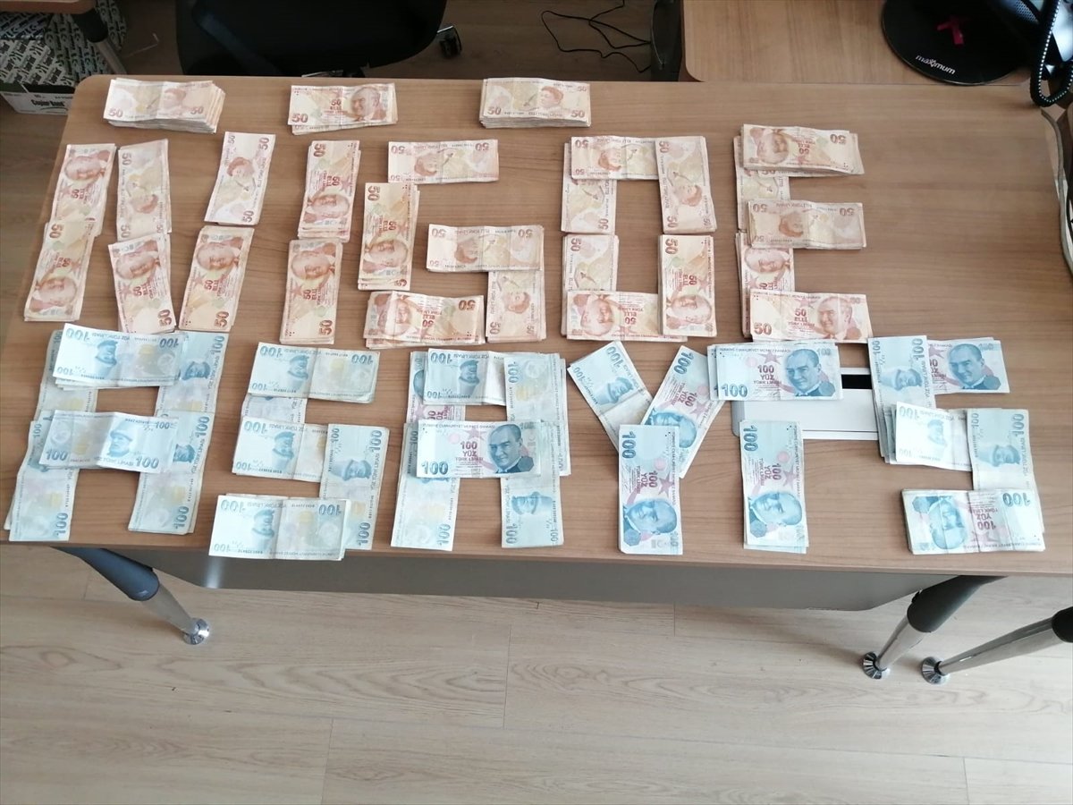 a Niğde'de otomobilden para çalan 2 şüpheli yakalandı