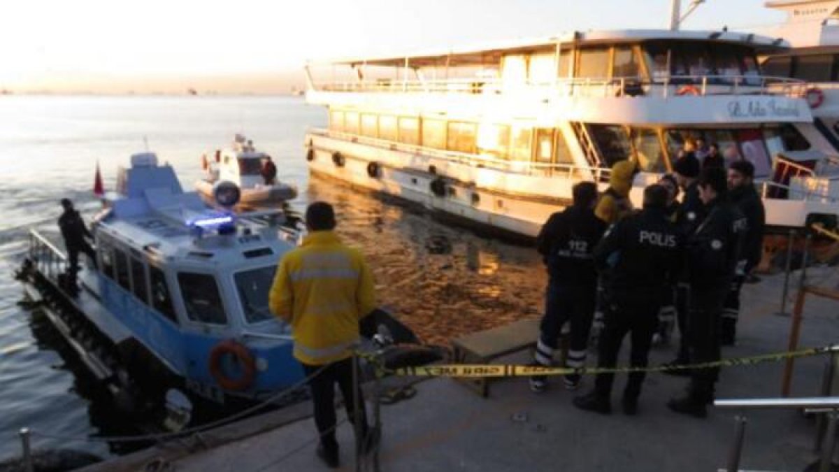 i İstanbul'da denizden erkek cesedi çıktı