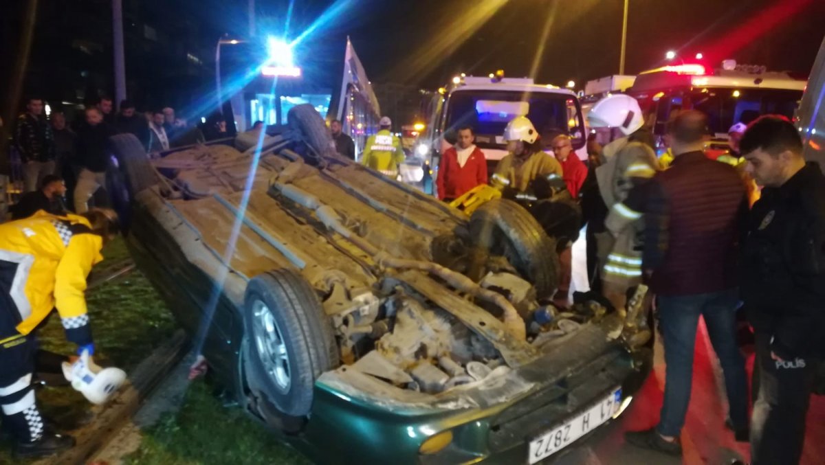 İzmir'de bir araç takla attı: 2 yaralı