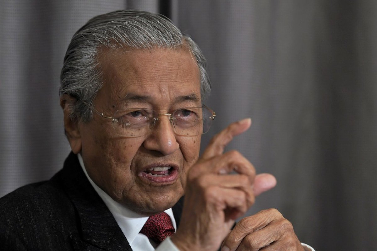 Malezya Başbakanı Mahathir görevi bırakıyor