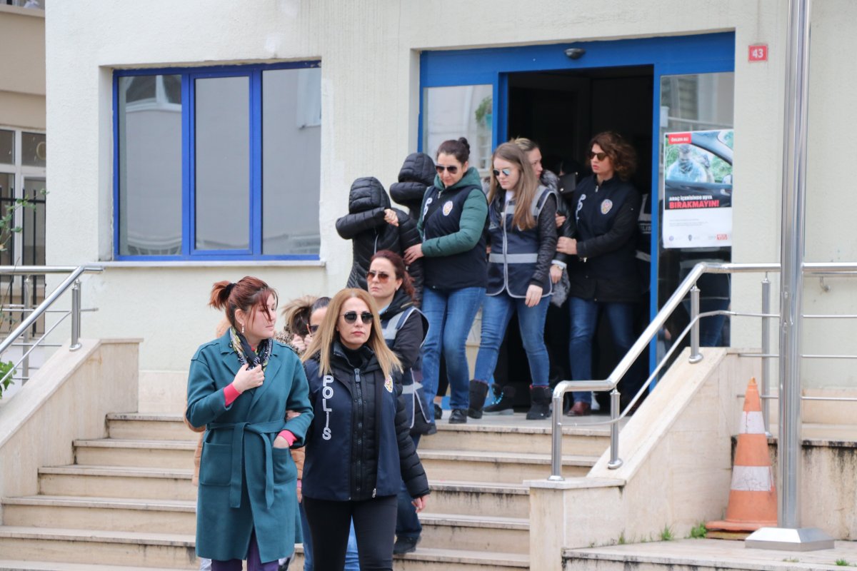 i Yalova'da fuhuş operasyonu: 50 şüpheli gözaltına alındı