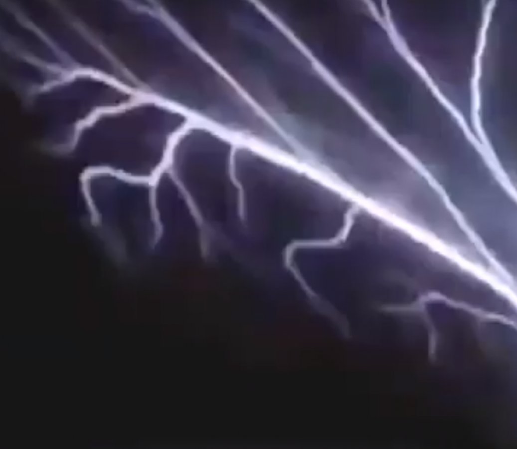 d Aziz Elmo Ateşi pilot tarafından görüntülendi