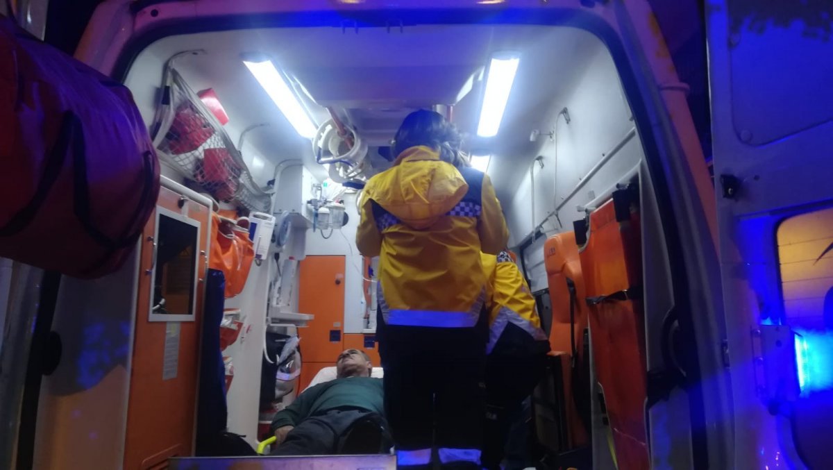 İzmir'deki yangında 10 kişi dumandan etkilendi
