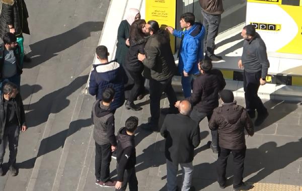 Diyarbakır'da iki kadın birbirini dövdü