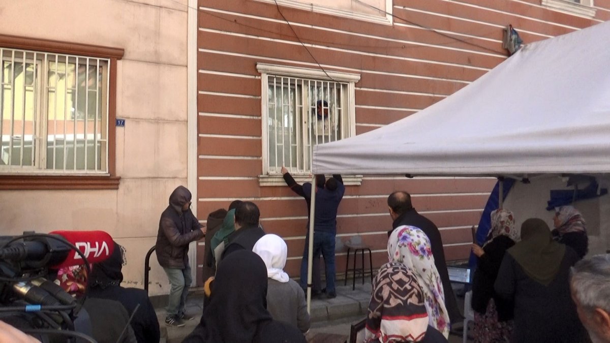 i Diyarbakır HDP binası önünde gerginlik