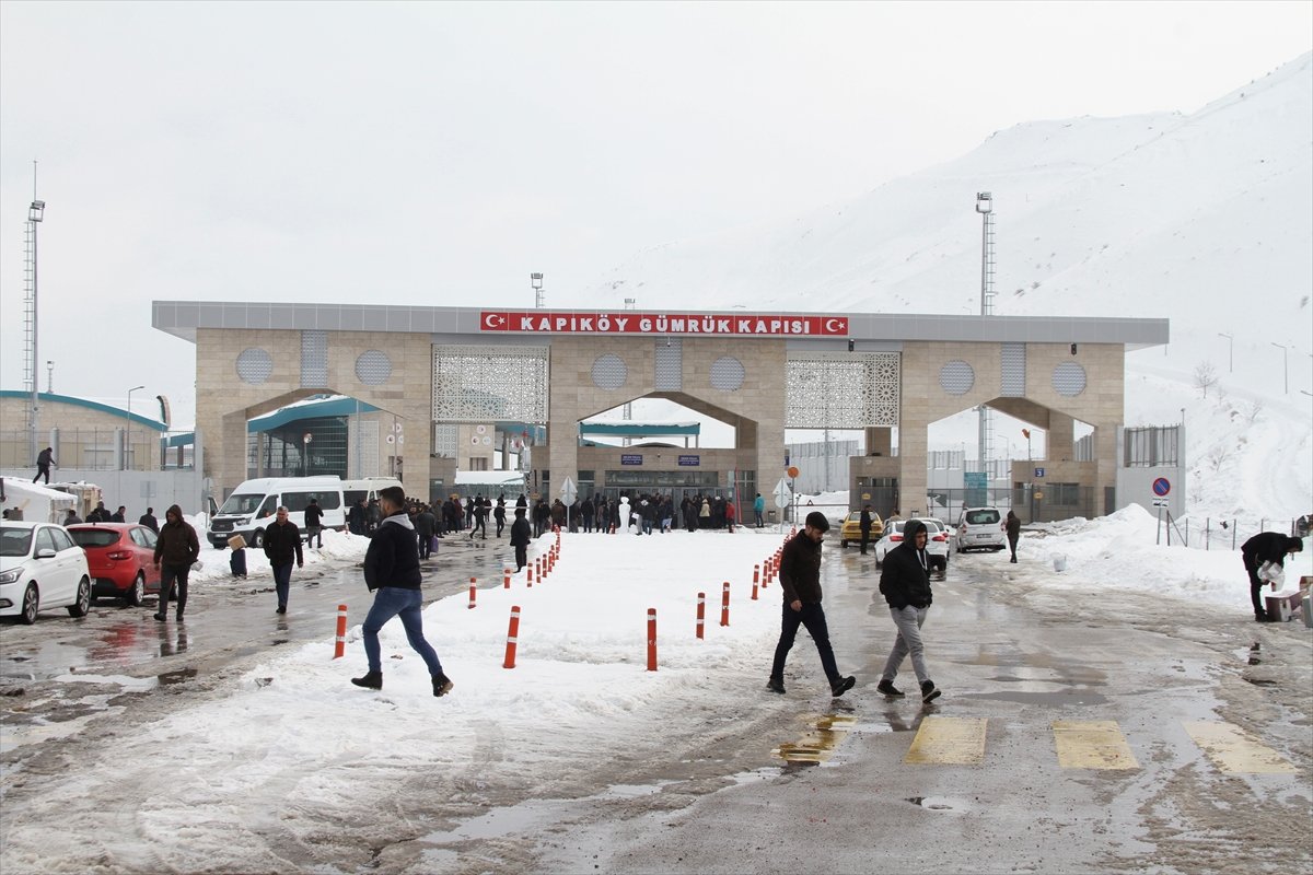 İran sınırında koronavirüs önlemleri