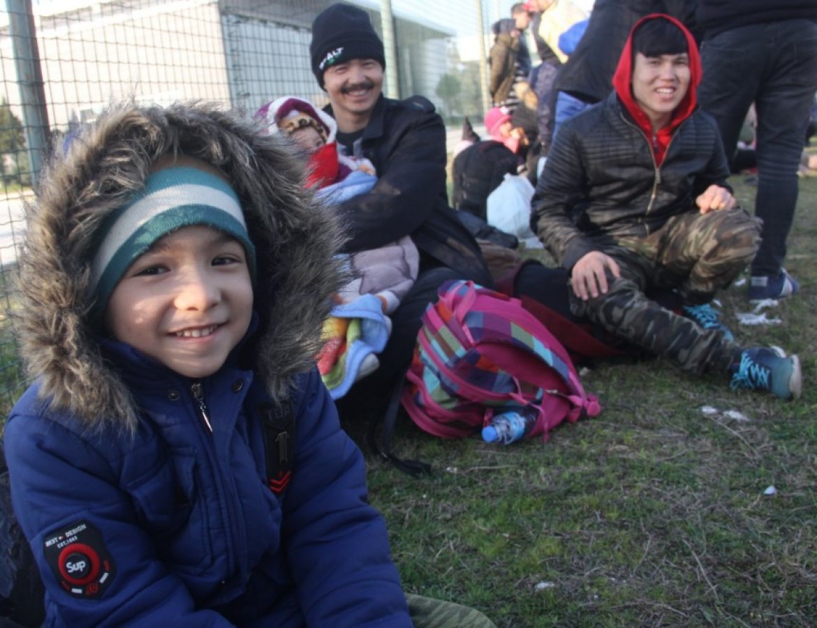 Kaçak göçmenleri Avrupa hayaliyle kandırdılar