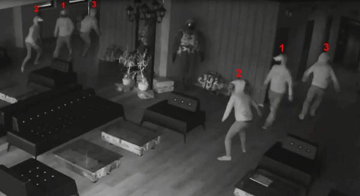 d Antalya'da, aynada kendini gören hırsız panik oldu