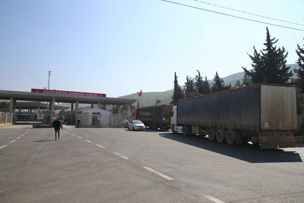 BM'den İdlib'e 21 tırlık insani yardım