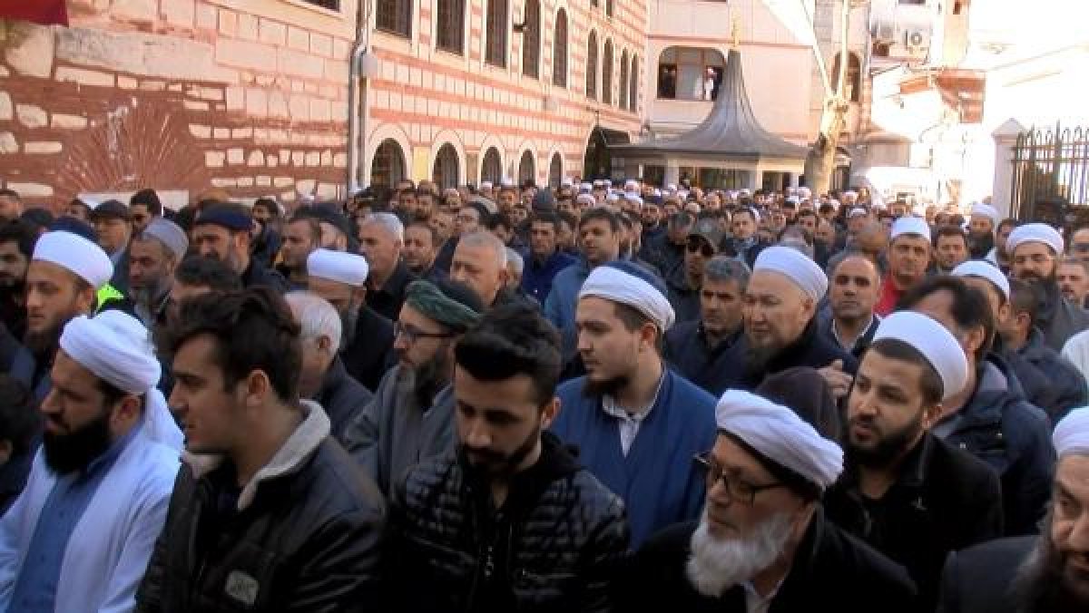 Bayrampaşa'da ağabey ile kardeşe bıçaklı saldırı: 1 ölü