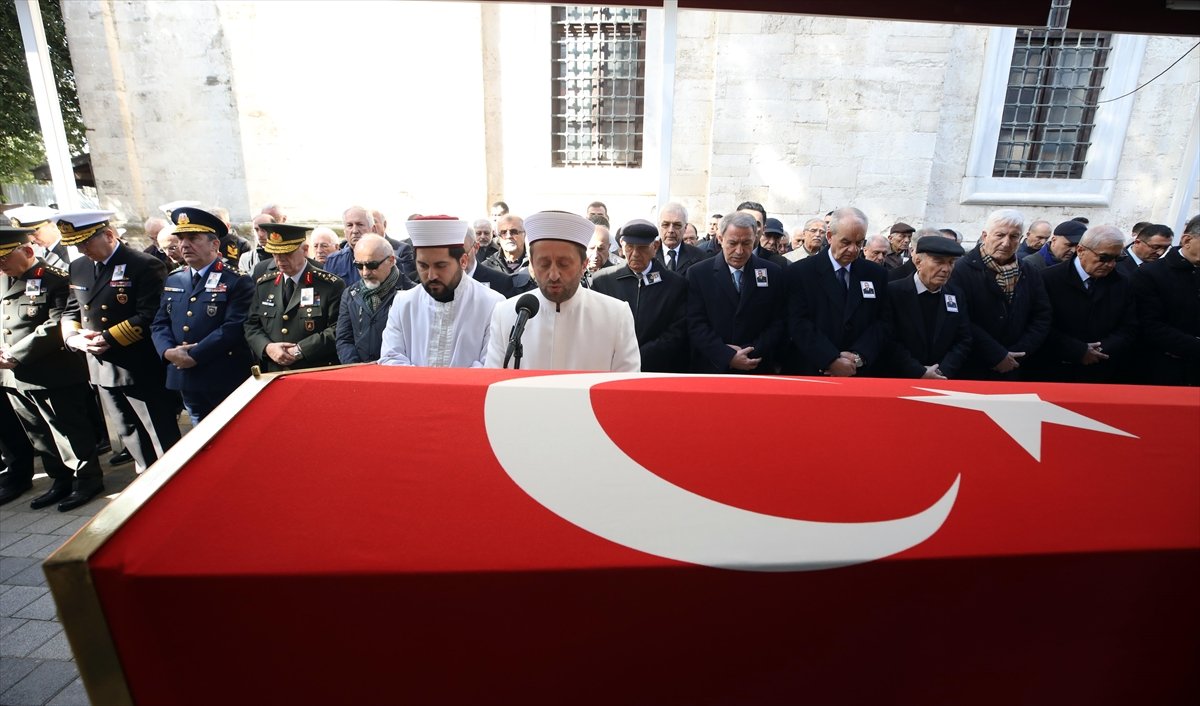 Hikmet Köksal askeri törenle son yolculuğuna uğurlandı