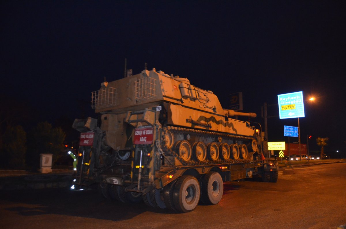 i Suriye sınırına askeri araç sevkiyatı yapıldı