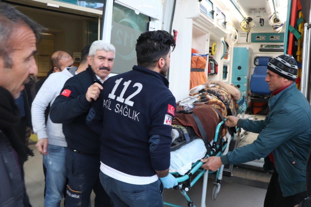 i Siirt'te araç şarampole yuvarlandı: 1'i ağır 3 yaralı