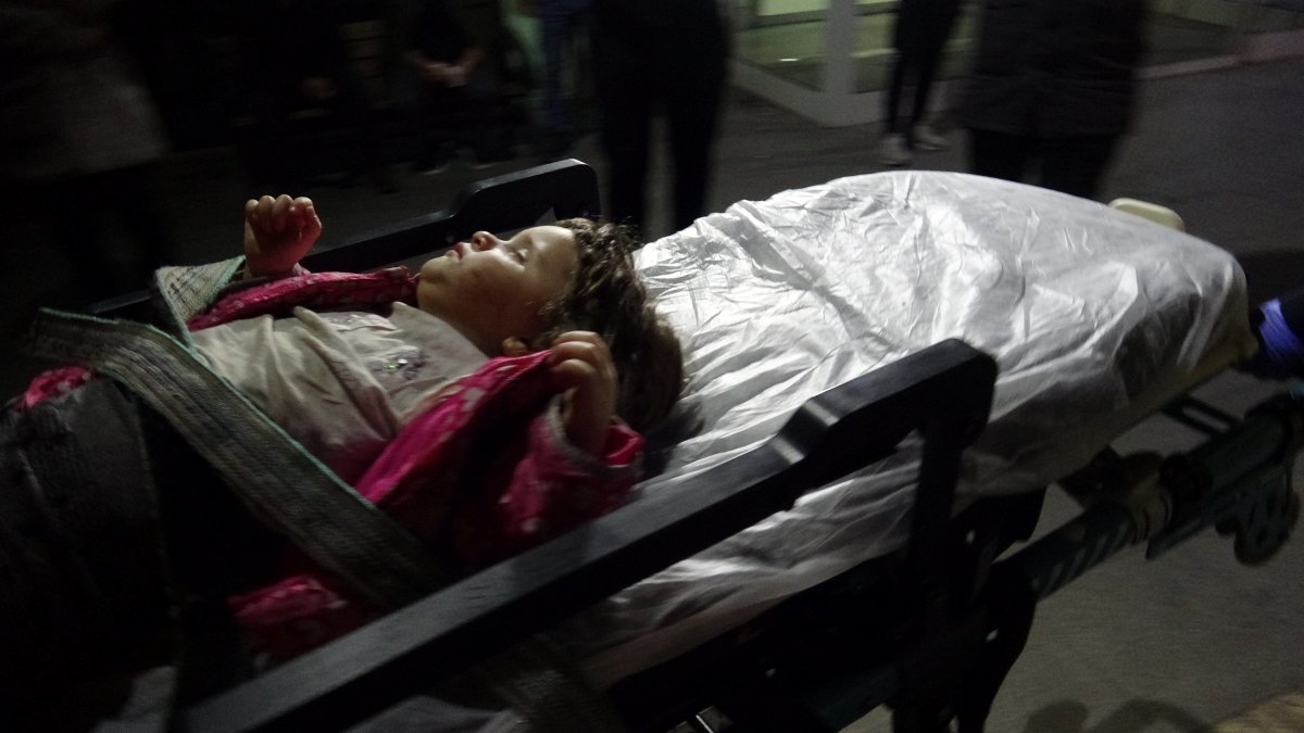 i Anne ve 5 çocuğu sobadan sızan gazdan zehirlendi