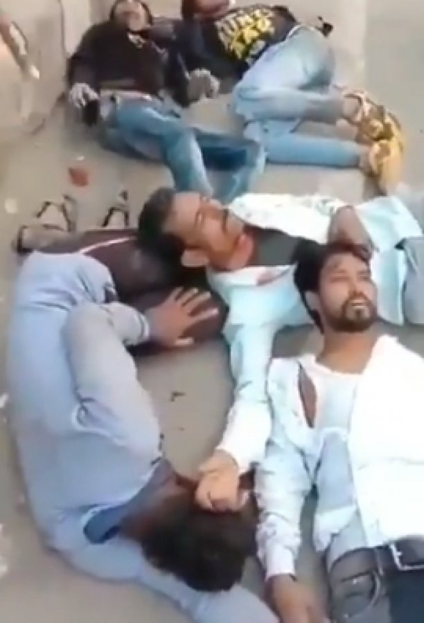 Hindistan'da Müslümanlara eziyet sürüyor