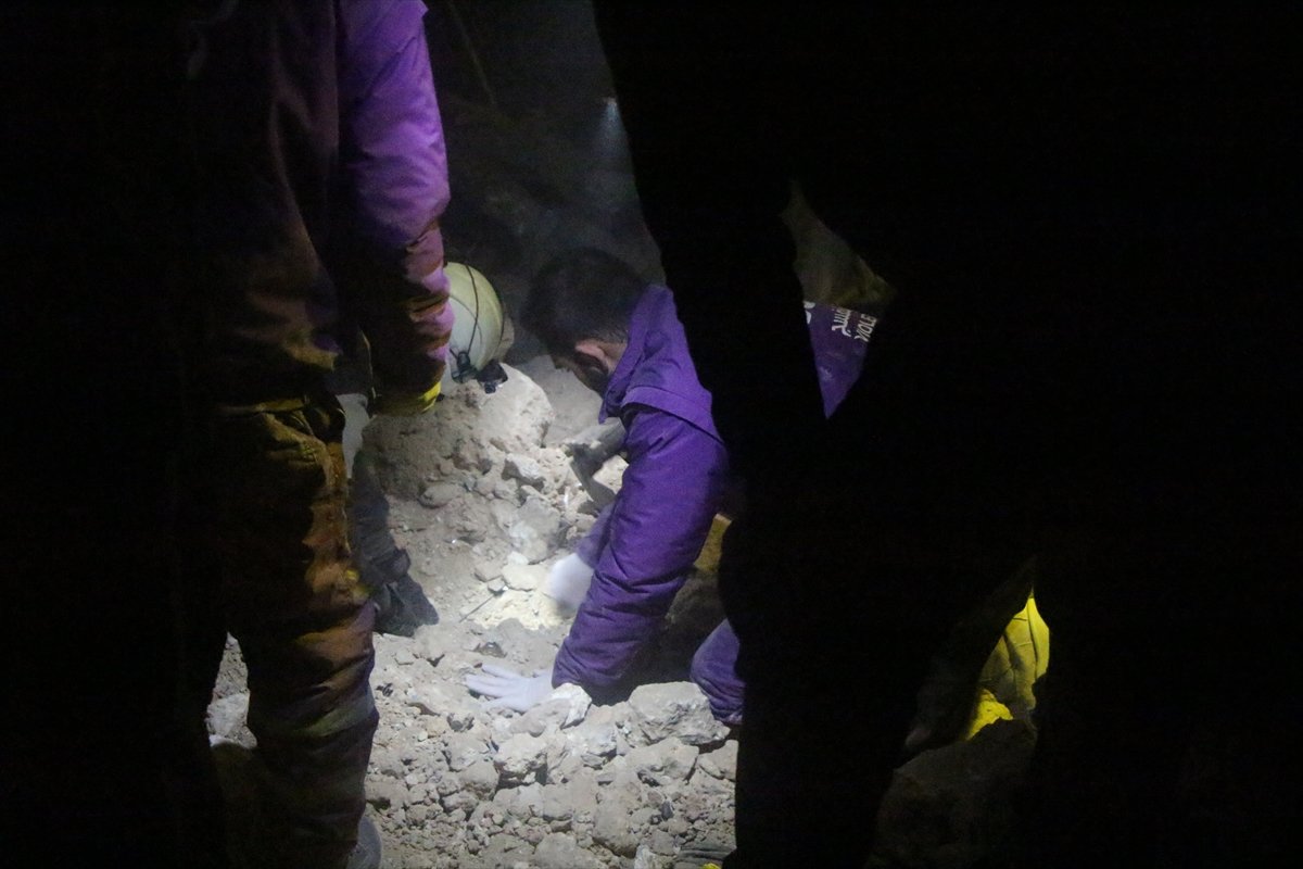 a Rejimin İdlib'e saldırılarında 3'ü çocuk, 4 sivil öldü