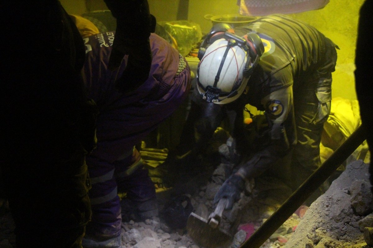 a Rejimin İdlib'e saldırılarında 3'ü çocuk, 4 sivil öldü