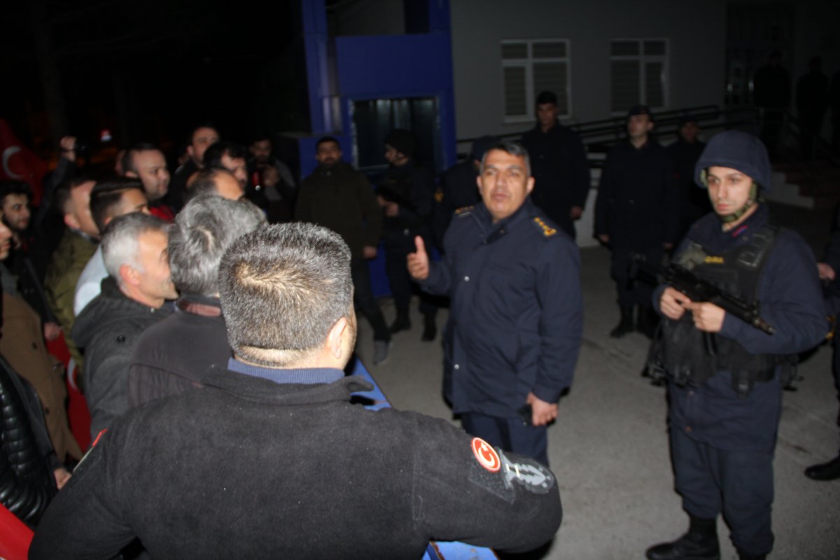 Çorum'da vatandaşlar destek için jandarmaya yürüdü