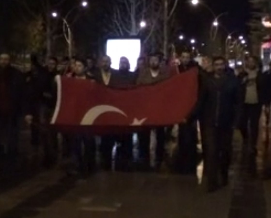 Çorum'da vatandaşlar destek için jandarmaya yürüdü