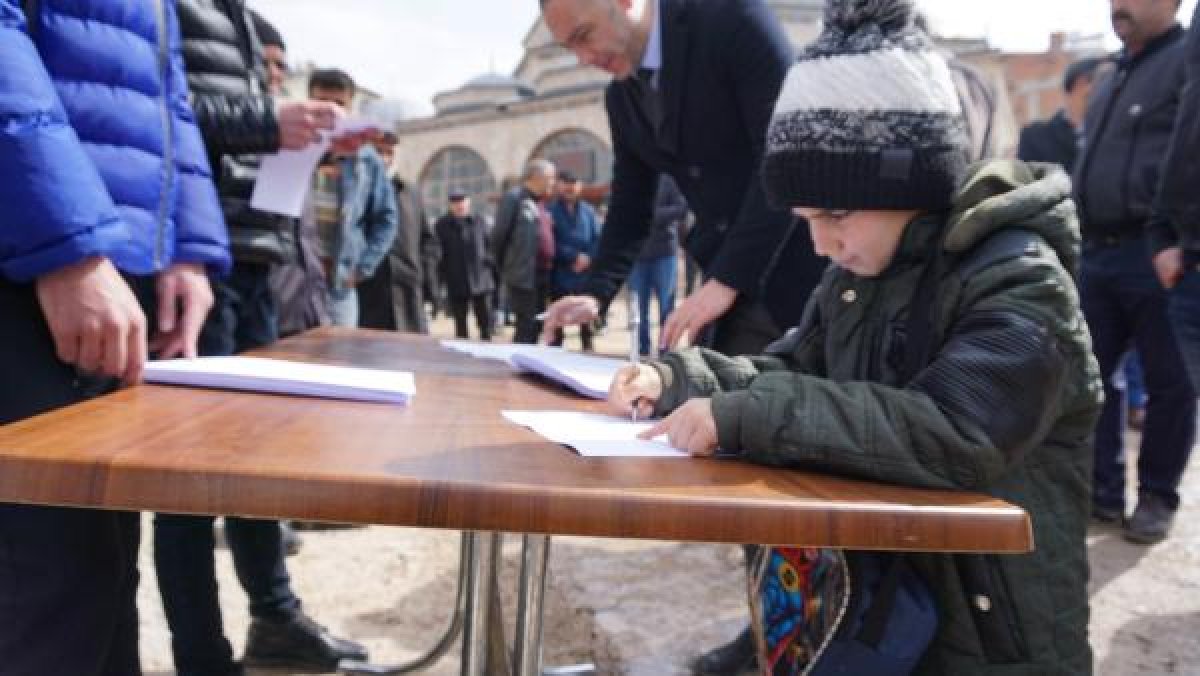 d Kangal'da bir grup, askere gitmek için dilekçe verdi