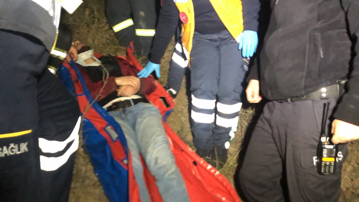 i Kocaeli'de bir araç 50 metre yükseklikten şarampole düştü